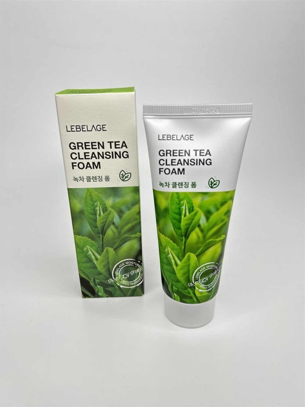 Пенка для умывания с экстрактом зеленого чая LEBELAGE Green Tea Cleansing Foam (100мл)