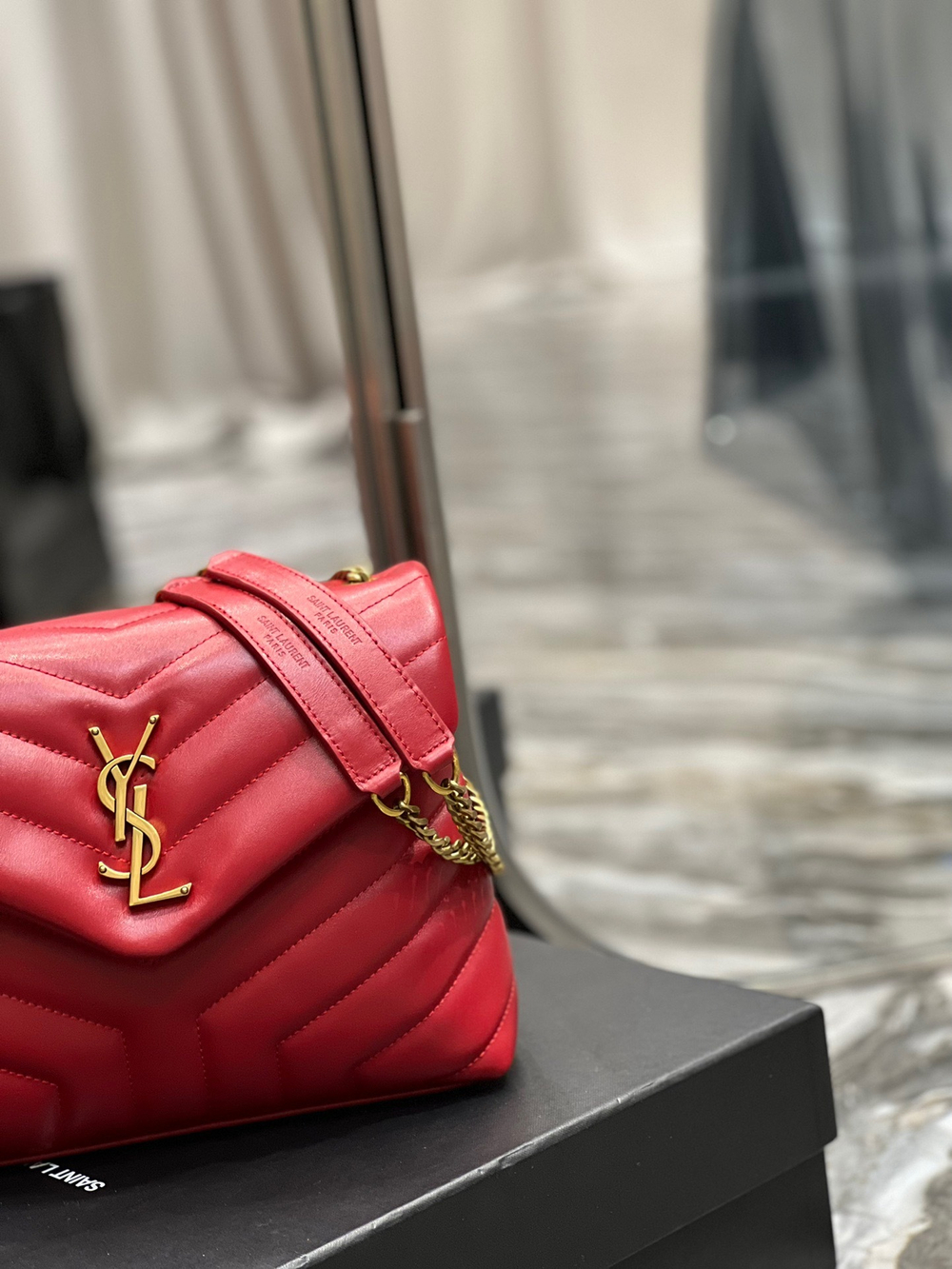 Saint Laurent Loulou 25 cm