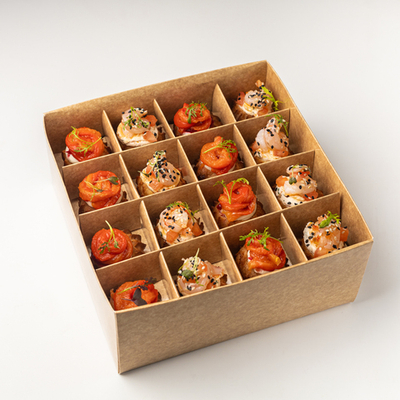 Бокс профитролей с креветкой и запеченным перцем