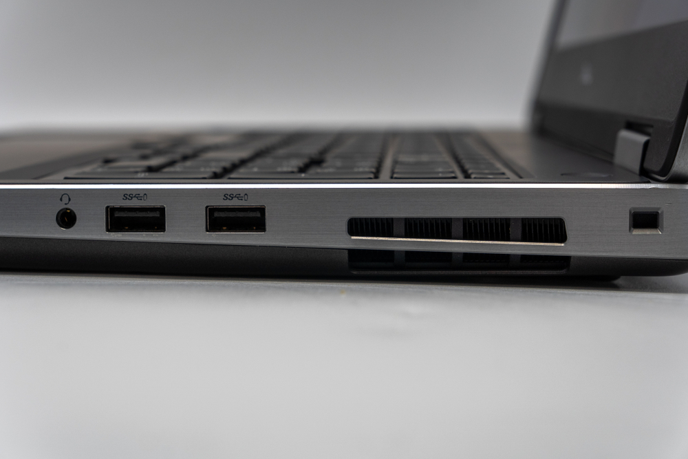 Ноутбук Dell Precision 7540 ( i7-9750H / Quadro T2000 )