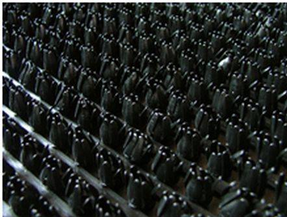 ЩЕТИНИСТОЕ ПОКРЫТИЕ 0,9 15 М (139 ЧЕРНЫЙ)