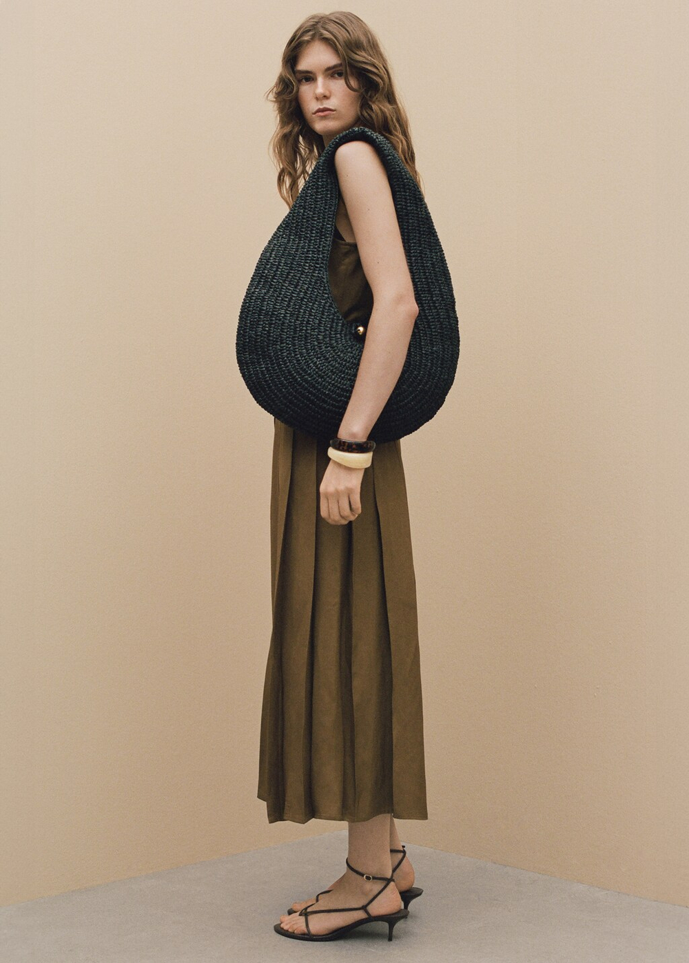 Льняное платье-рубашка с поясом