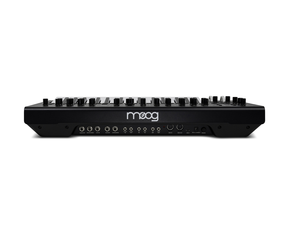 Синтезатор Moog Messenger