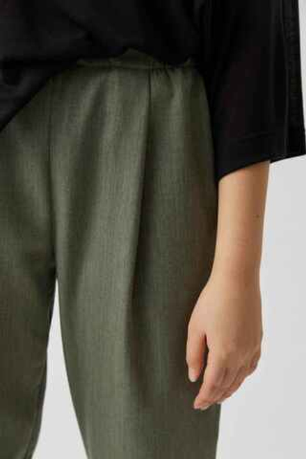 Брюки зауженные из серо-зеленой шерсти