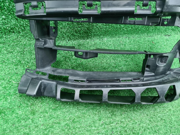 Кронштейн переднего бампера BMW 5er G30 (17-20)