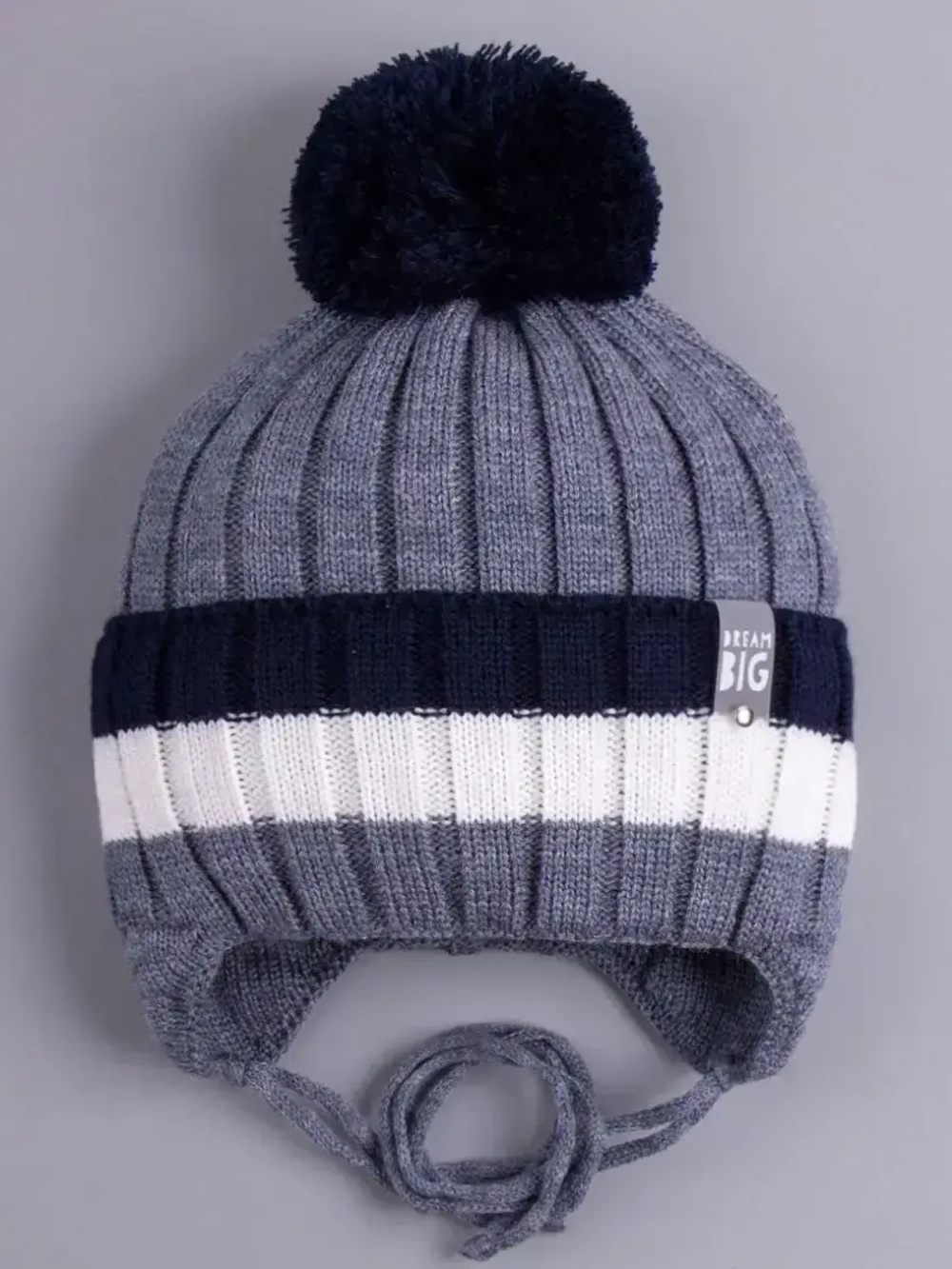 Шапка для мальчика вязаная демисезонная с завязками