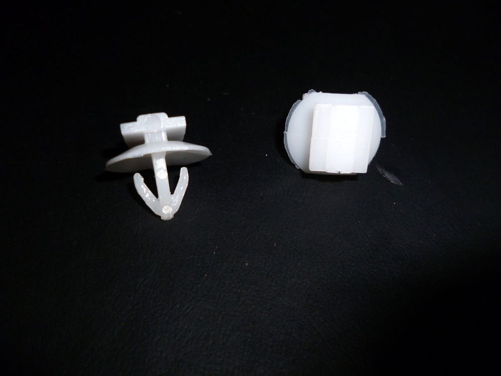 Клипса молдинга двери Нива-Шевроле 2123-8212330 (100шт)