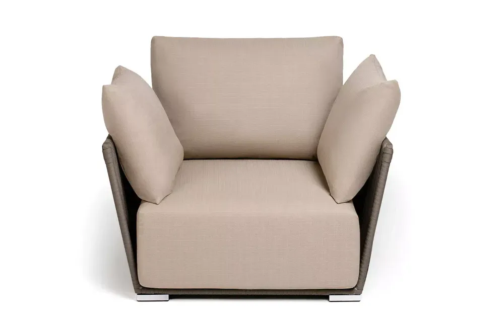 "Форли" кресло плетеное из роупа, каркас алюминий светло-серый (RAL7035) муар, роуп серо-коричневый 23мм, ткань Mossle бежевая