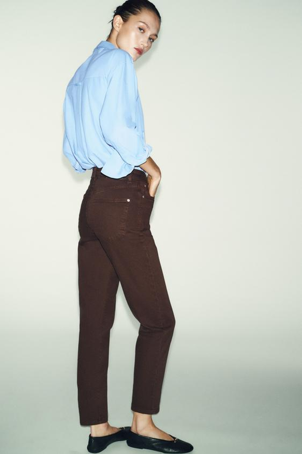 ZARA ДЖИНСЫ Z.01 MOM FIT С ВЫСОКОЙ ПОСАДКОЙ, КОРИЧНЕВЫЙ