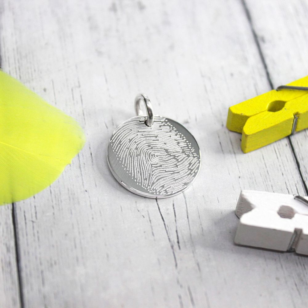Серебряный кулон подвеска с гравировкой отпечатка пальца на заказ
