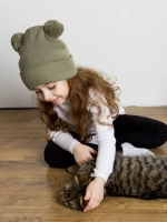 Шапка детская осенняя с помпонами
