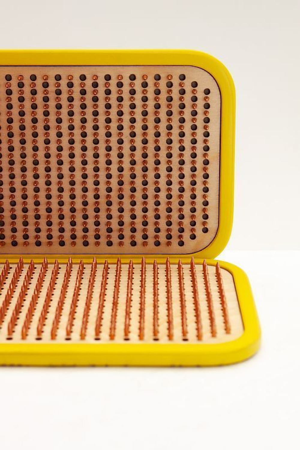 Доска садху Ом большой медные гвозди