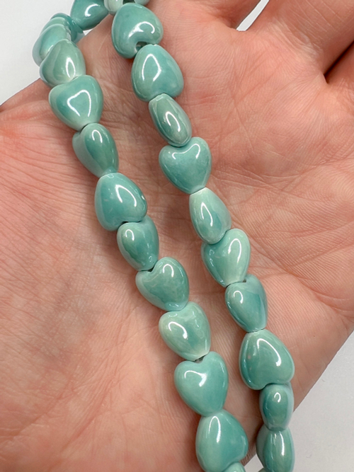 Керамические бусины Сердце, 10/13/15 мм, на нитке 32 см