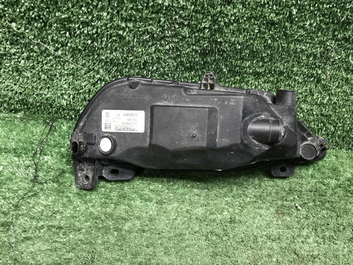 ПТФ правая Volvo XC90 2 (2014-2019) LED