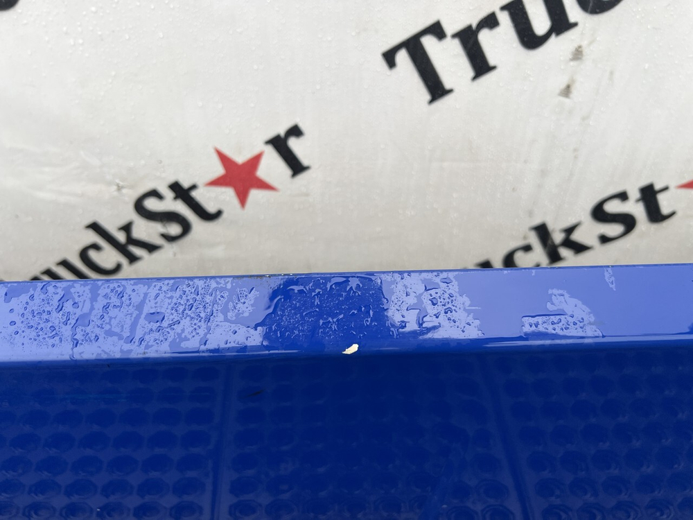 Спойлер кабины боковой левый 2018г