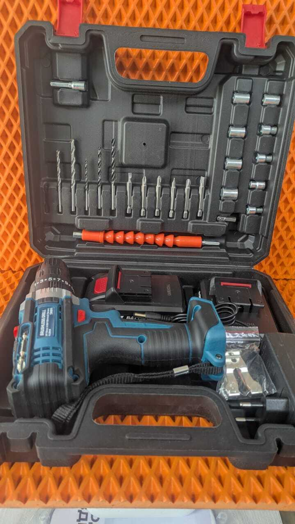 Дрель-шуруповерт Bosch китай