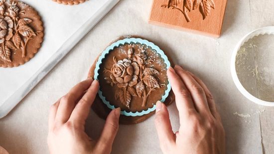 Как сделать пряник с начинкой с помощью штампа