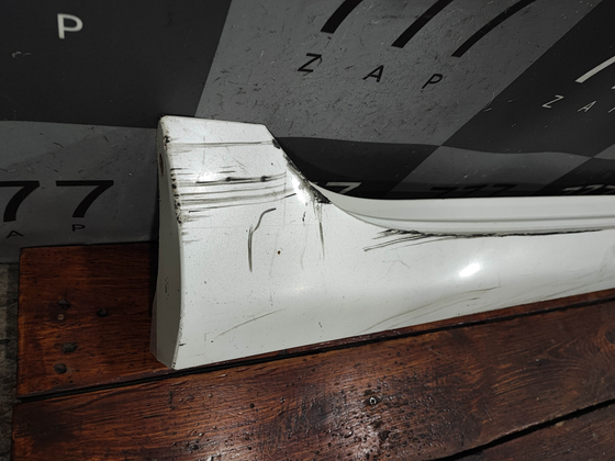 Накладка порога правого Toyota Camry (XV50) 14-18 Б/У Оригинал 7585133913