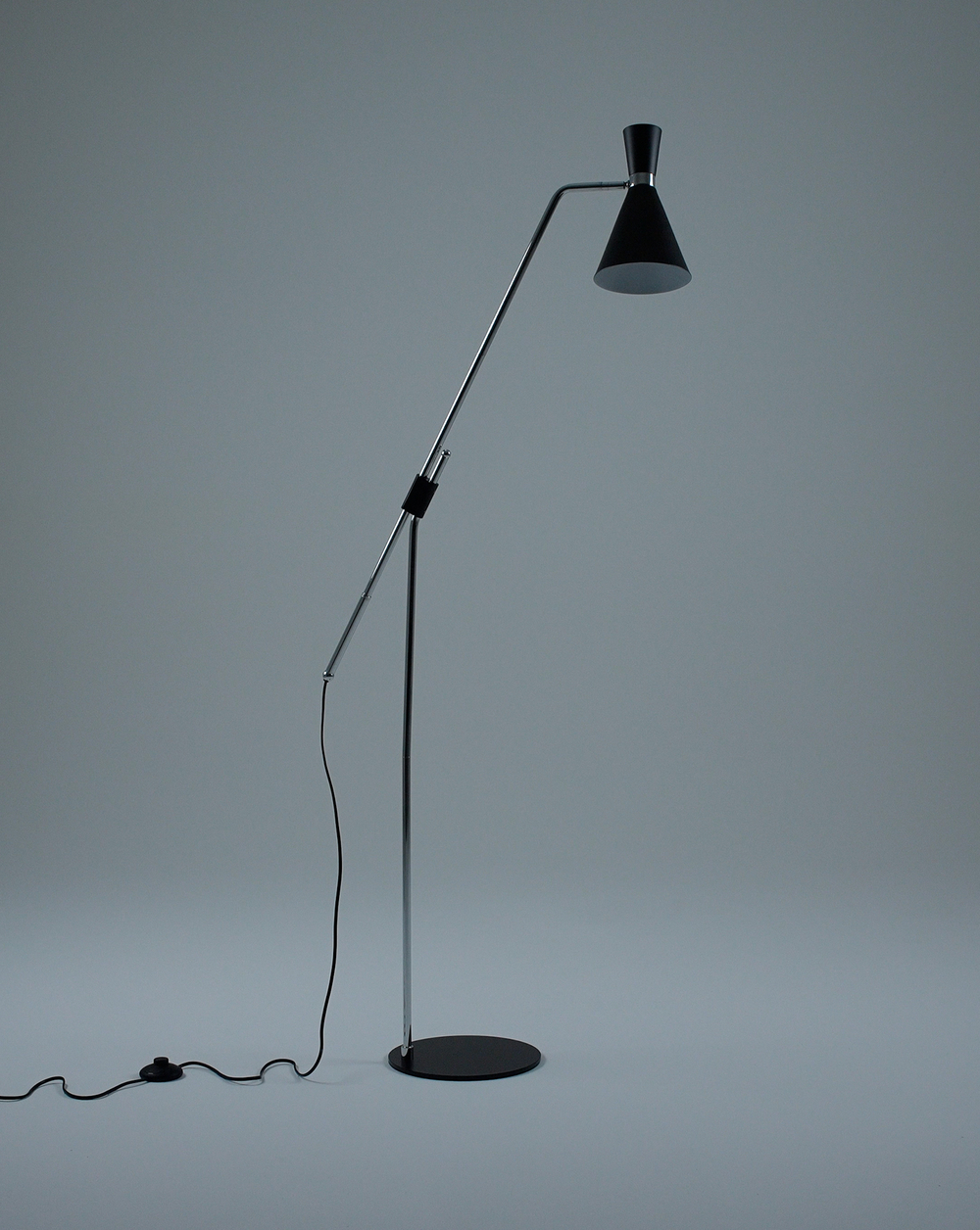 Торшер Moderli V10997-F Page