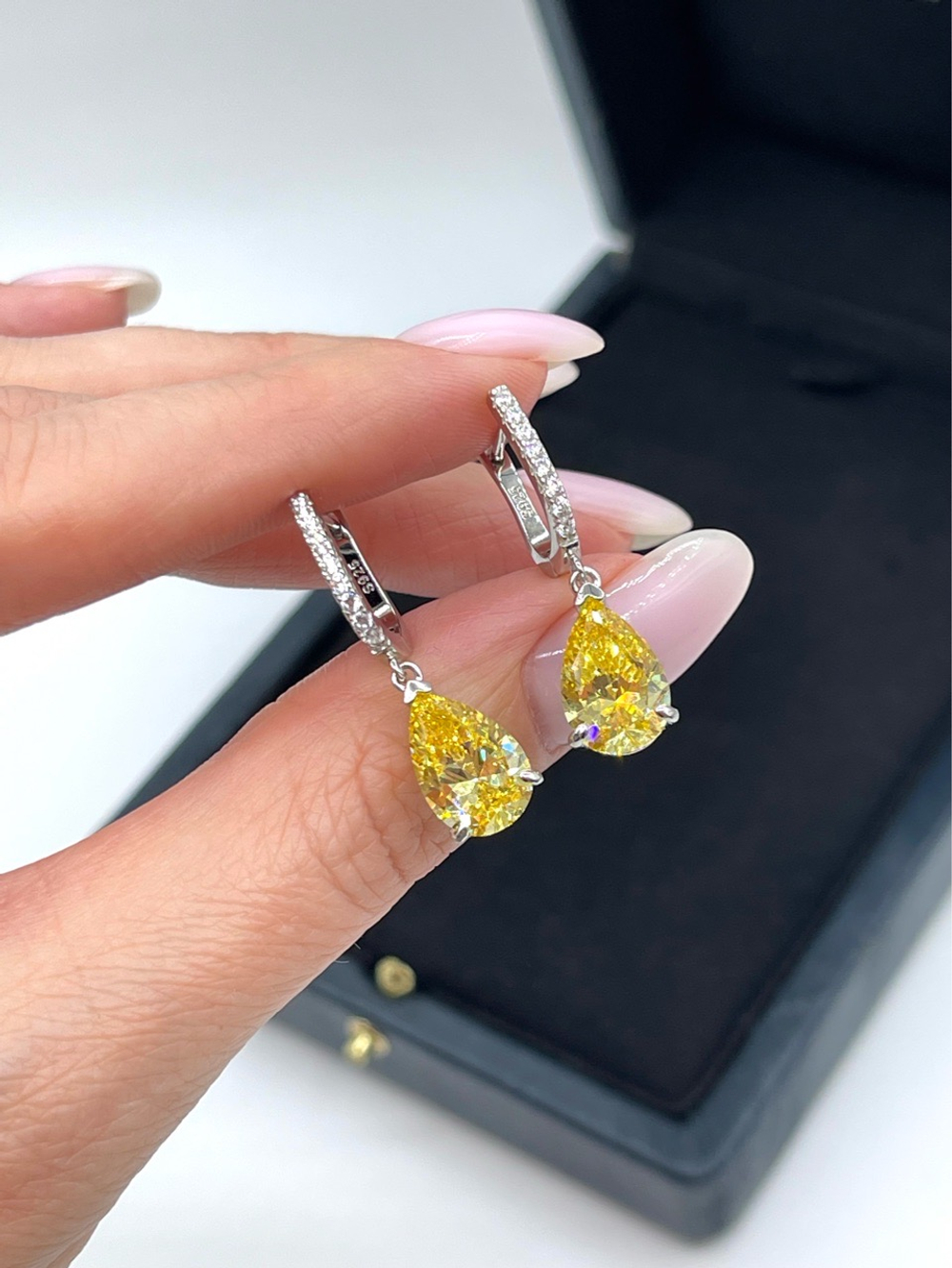 Серьги желтые капля обсыпка мини