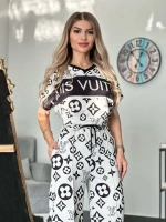 Костюм стильный