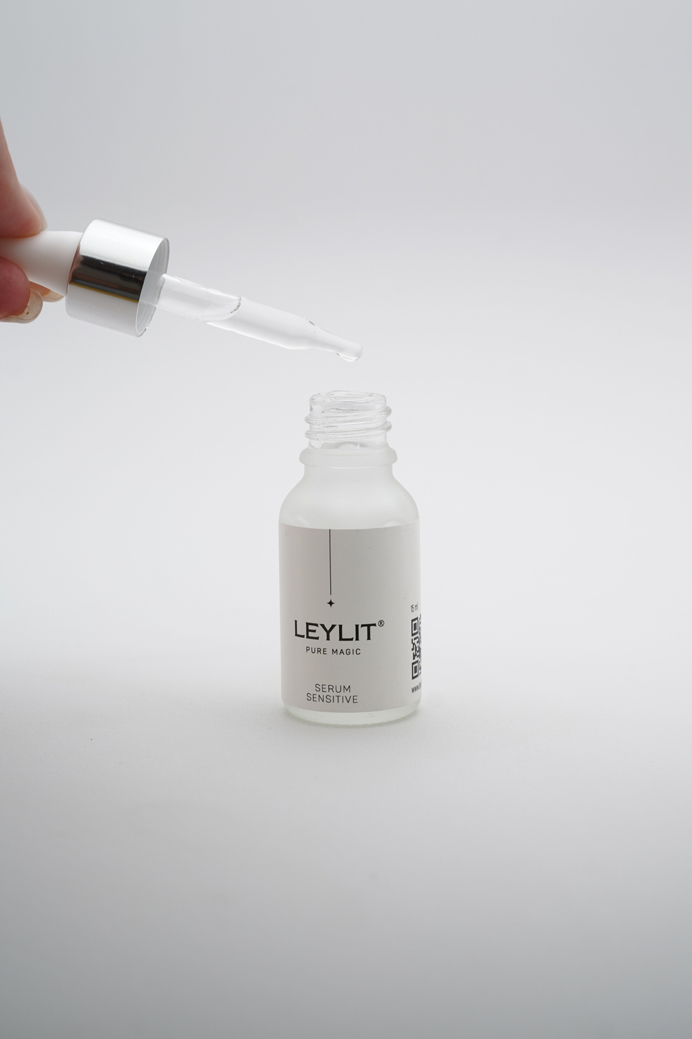 Сыворотка восстанавливающая для гиперчувствительной кожи Serum Sensitive 15 мл Leylit