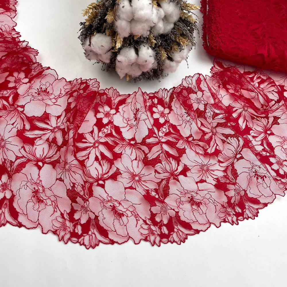 Вышивка на сетке красная 22,5 см