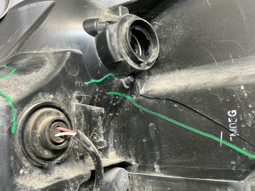 Фара правая Toyota RAV 4 CA40 (2015-2019) галоген