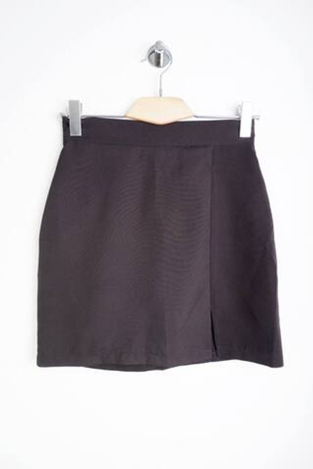 Юбка прямого кроя, визуально на 44 размер