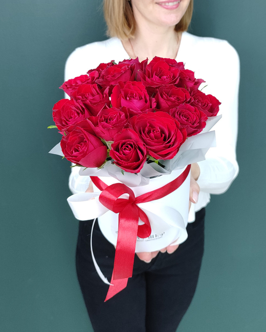 Роза красная в коробке,17шт(00223)