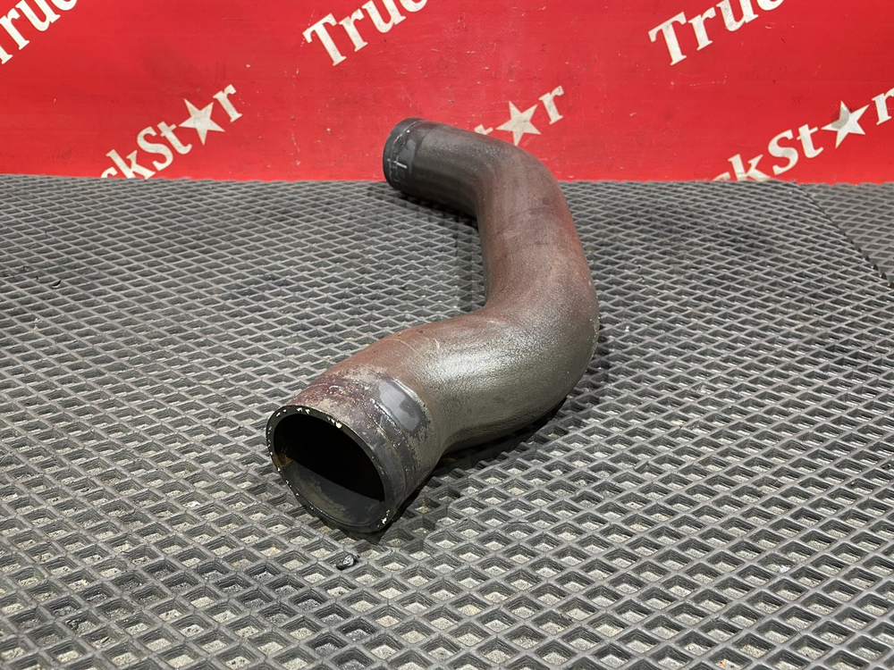 Патрубок системы охлаждения