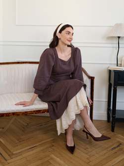 Платье с вырезом-сердечко