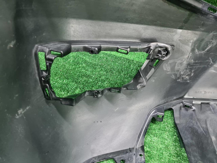 Бампер передний Toyota Land Cruiser 300 (2021-н.в.)