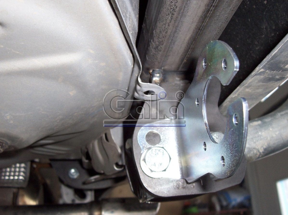 Фаркоп оцинкованный Galia T057A для Toyota Yaris 2005-2014(паспорт и сертификат в комплекте)(без электрики)