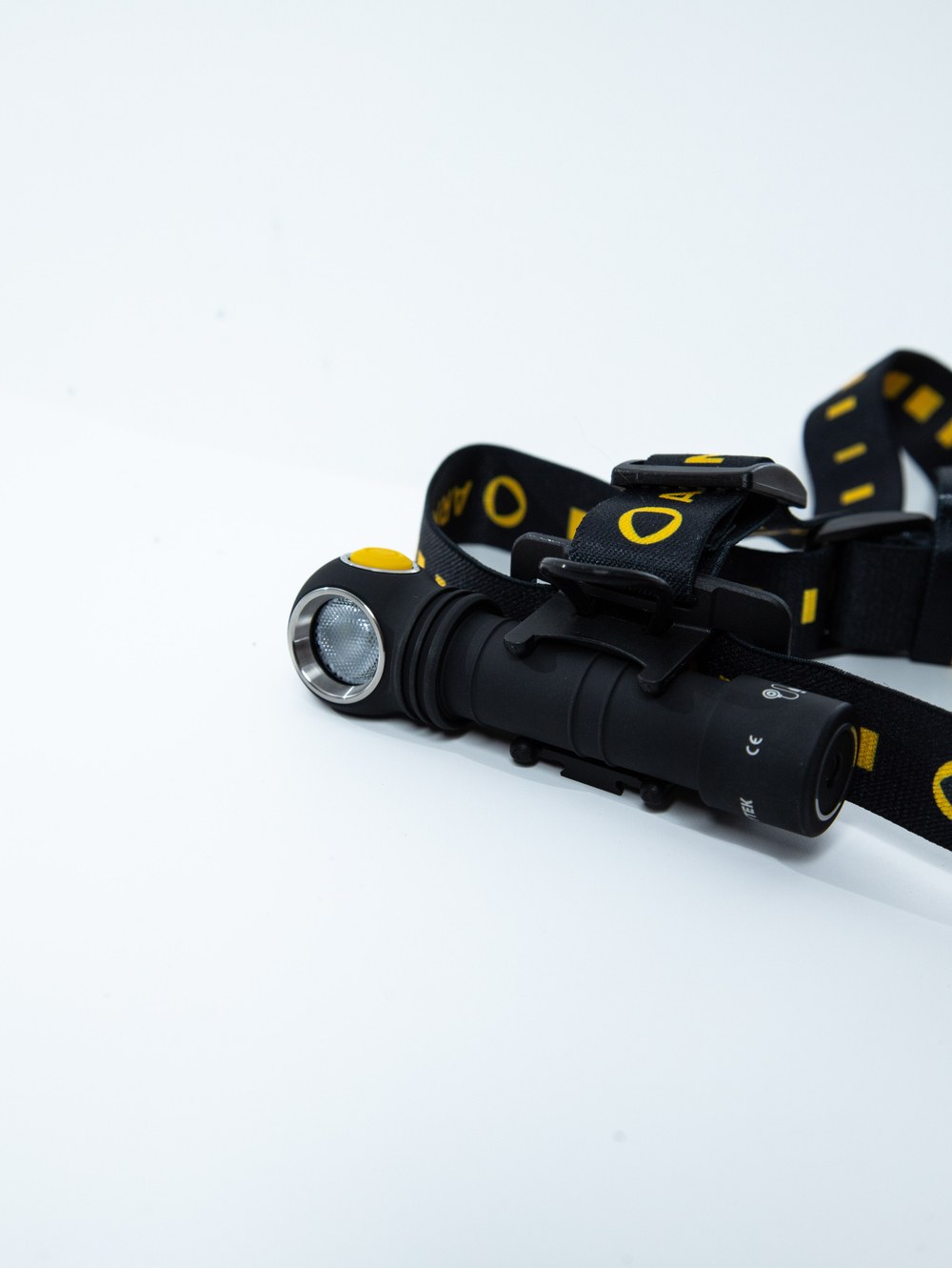 Фонарь Armytek Wizard C2 Magnet USB Белый F08901C