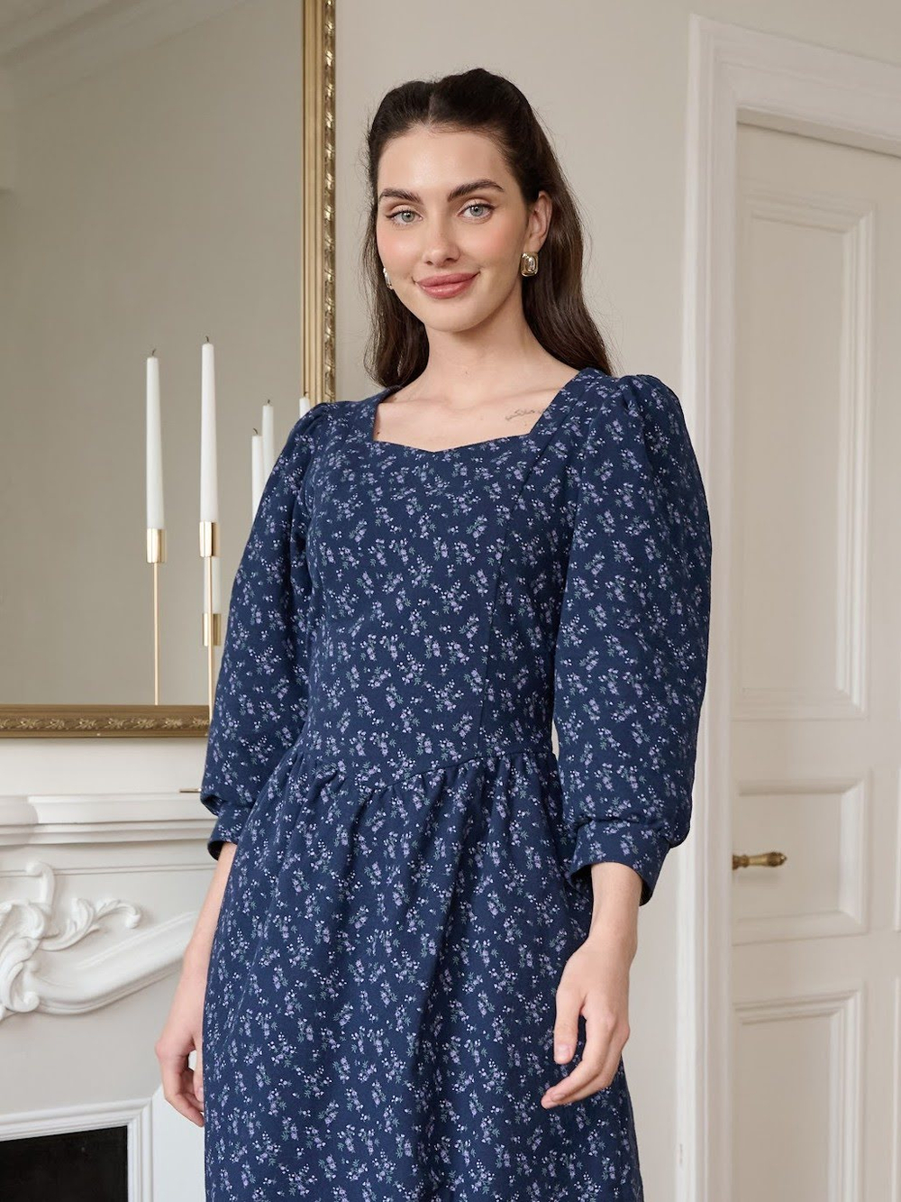 Платье с вырезом-сердечко