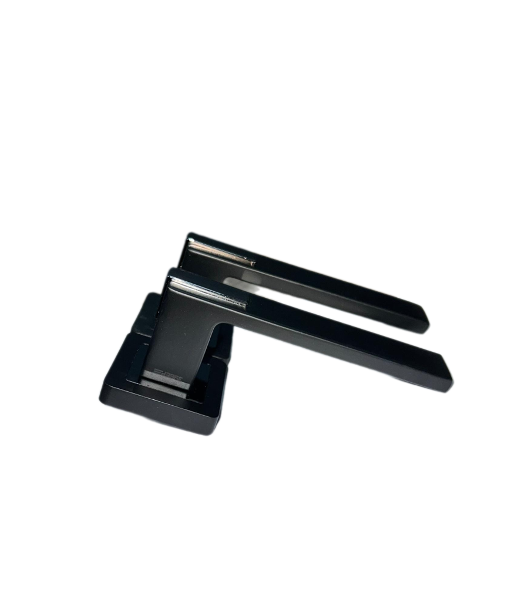 ДВЕРНАЯ РУЧКА ЗУБЕР 804 BB/BN