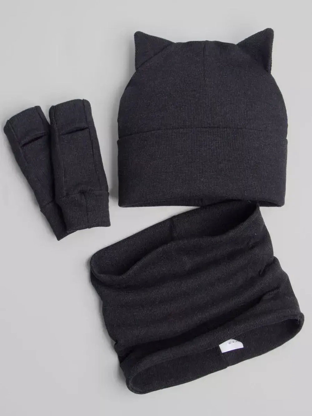 Шапка для девочки осенняя с митенками и снудом