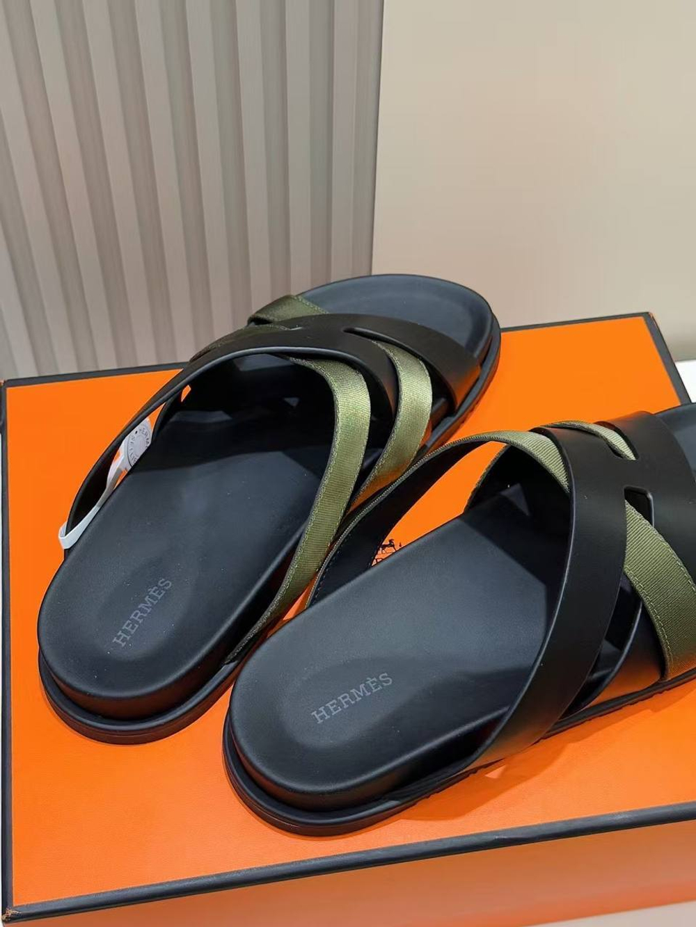 Шлёпанцы Hermes