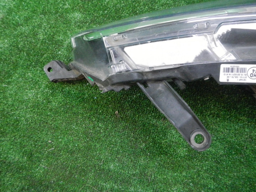 Фара правая Toyota Corolla 11 E160 (2015-2019) LED