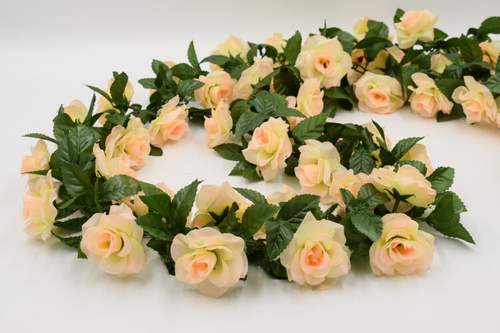 Гирлянда с розами персиковые 275см. Артикул: 1614276