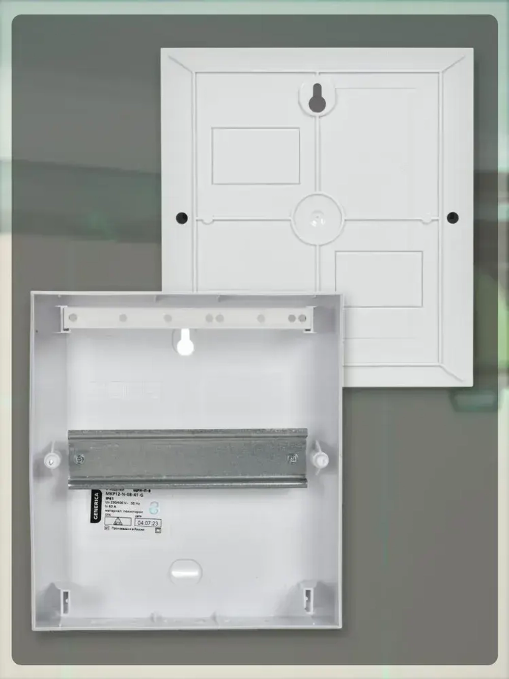 Щиток (бокс) электрический для автоматов на 8 модулей, навесной IP41 GENERICA