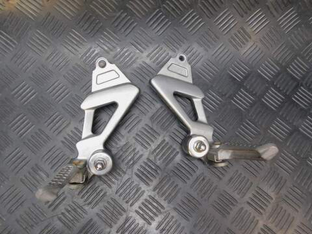 Подножки пассажирские Kawasaki ZZR1100 99 (с кронштейнами)