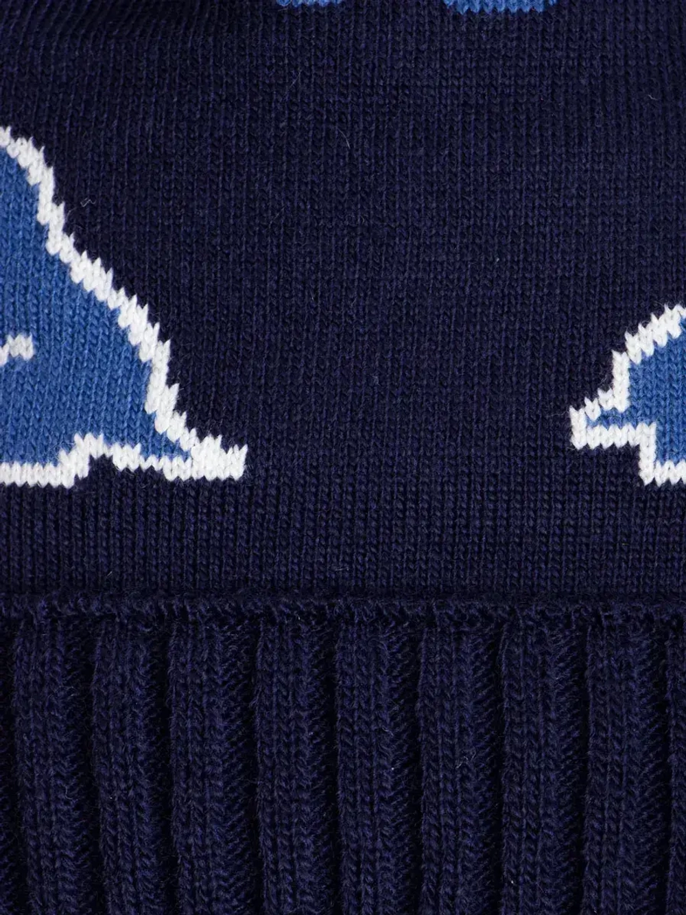 Шапка зимняя для мальчика на завязках и снуд