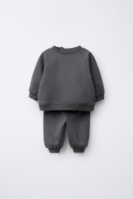 ZARA КОМПЛЕКТ: ТОЛСТОВКА И БРЮКИ-ДЖОГГЕРЫ С ВНУТРЕННИМ НАЧЕСОМ, СВИНЦОВЫЙ