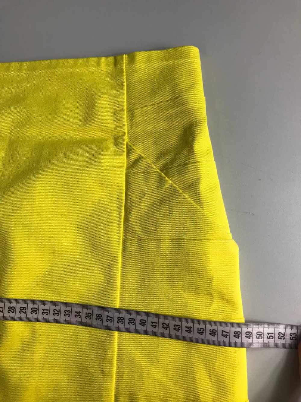 Юбка H&M цвета сочного лимона, маркировка 42, визуально на 48 размер