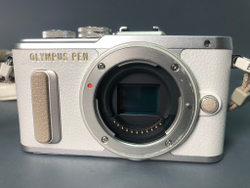 Olympus PEN E-PL8 Kit 14-42