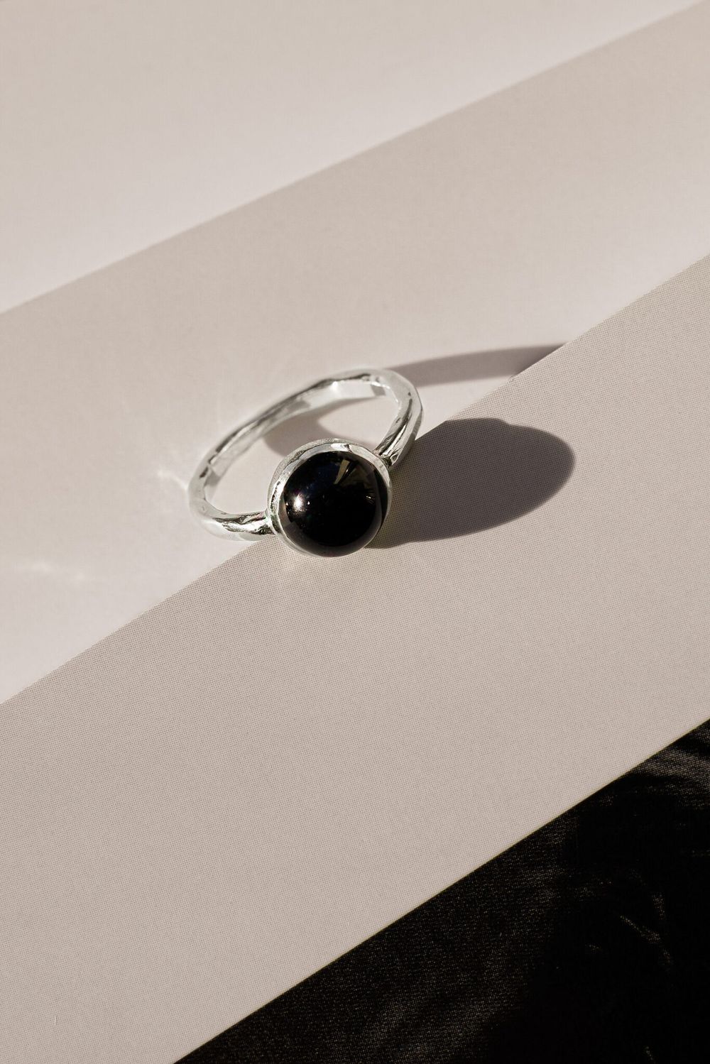 Кольцо битое с чёрным агатом