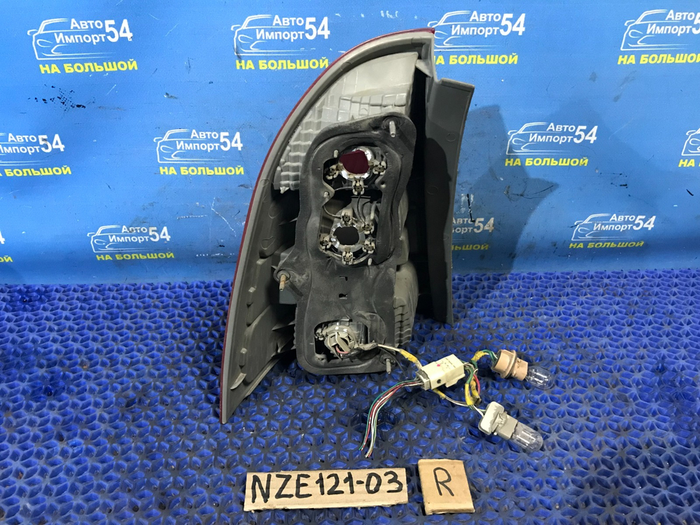 Стоп правый TOYOTA FIELDER 2002