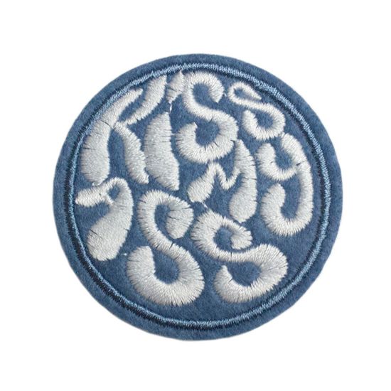 Нашивка термоаппликация на одежду и на рюкзак.. Kiss my